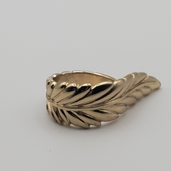 Wide Gold Tone Ring Elongated Leafy Design Regency Wavy Avant Garde Maximalist - Picture 2 of 6